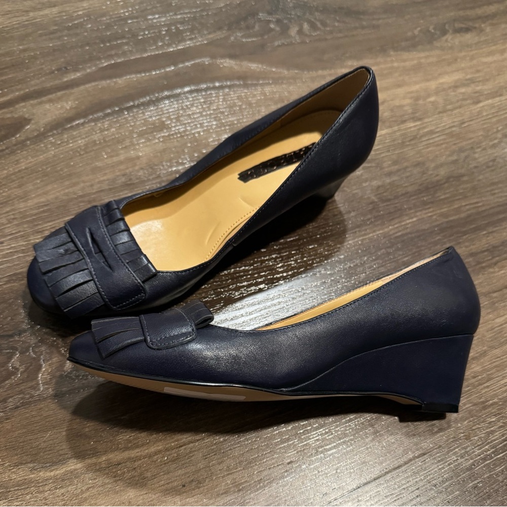 New. Elegant indigo blue/Navy Shoes